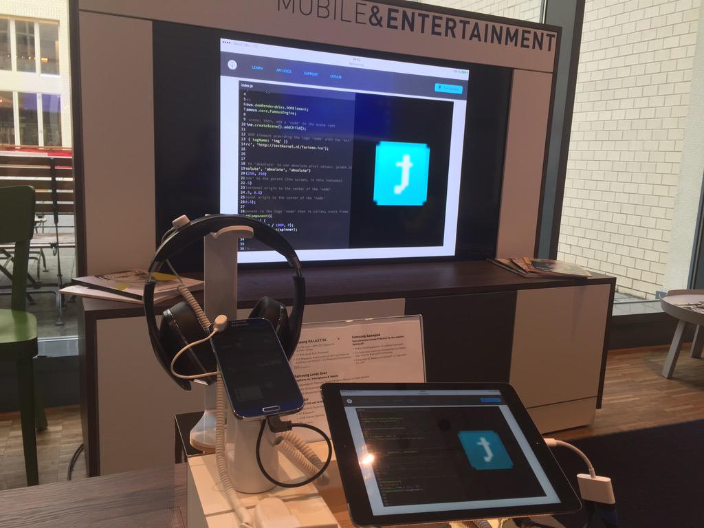 sandra_petschar's tweet image. Our #textkernel logo is already spinning #HRH15