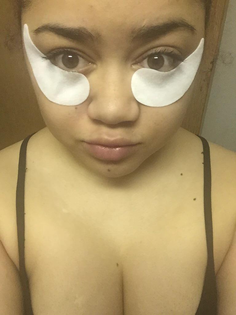 flawlyssa's tweet photo. tryna make sure my black never crack #wayup #dontlookatmyboobstho #isaidDONT http://t.co/arUGSum2Gb