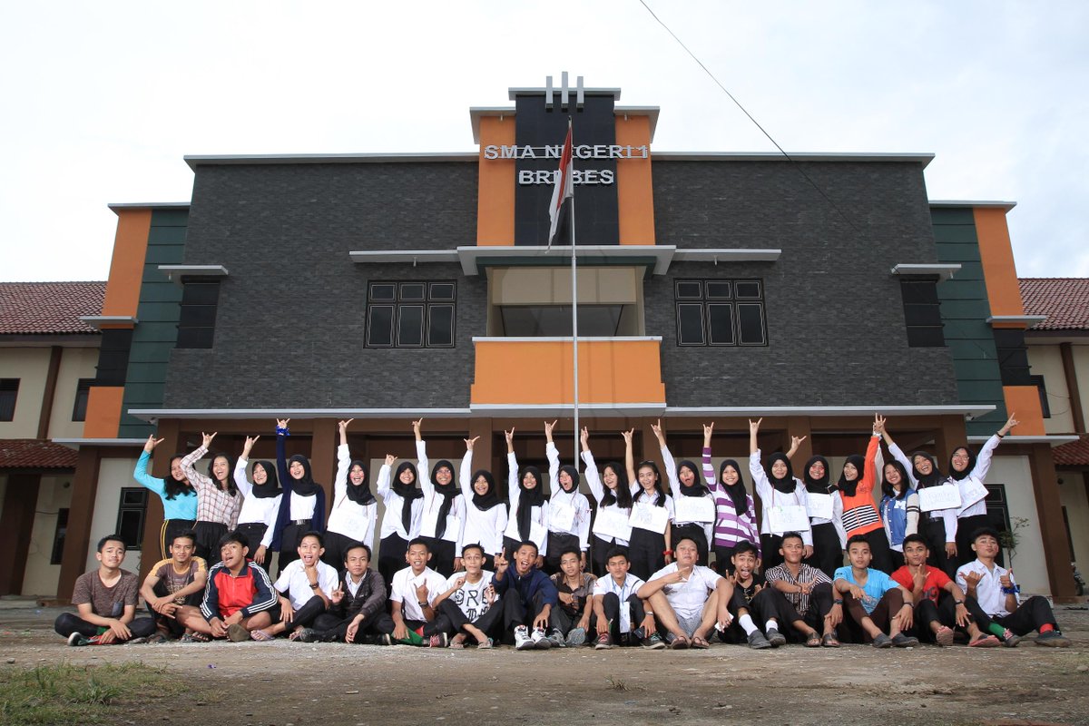 sdnhh's tweet photo. we are colisda :)) http://t.co/RDE9QYIrAD