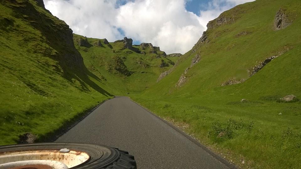 Mightychub's tweet photo. #Viewsfromthecab #Springout #Hibernot #Winnatspass great #Maymoment @LandRover_UK #Goexplore Countryside  thisweekend http://t.co/tj0sqZyMo0