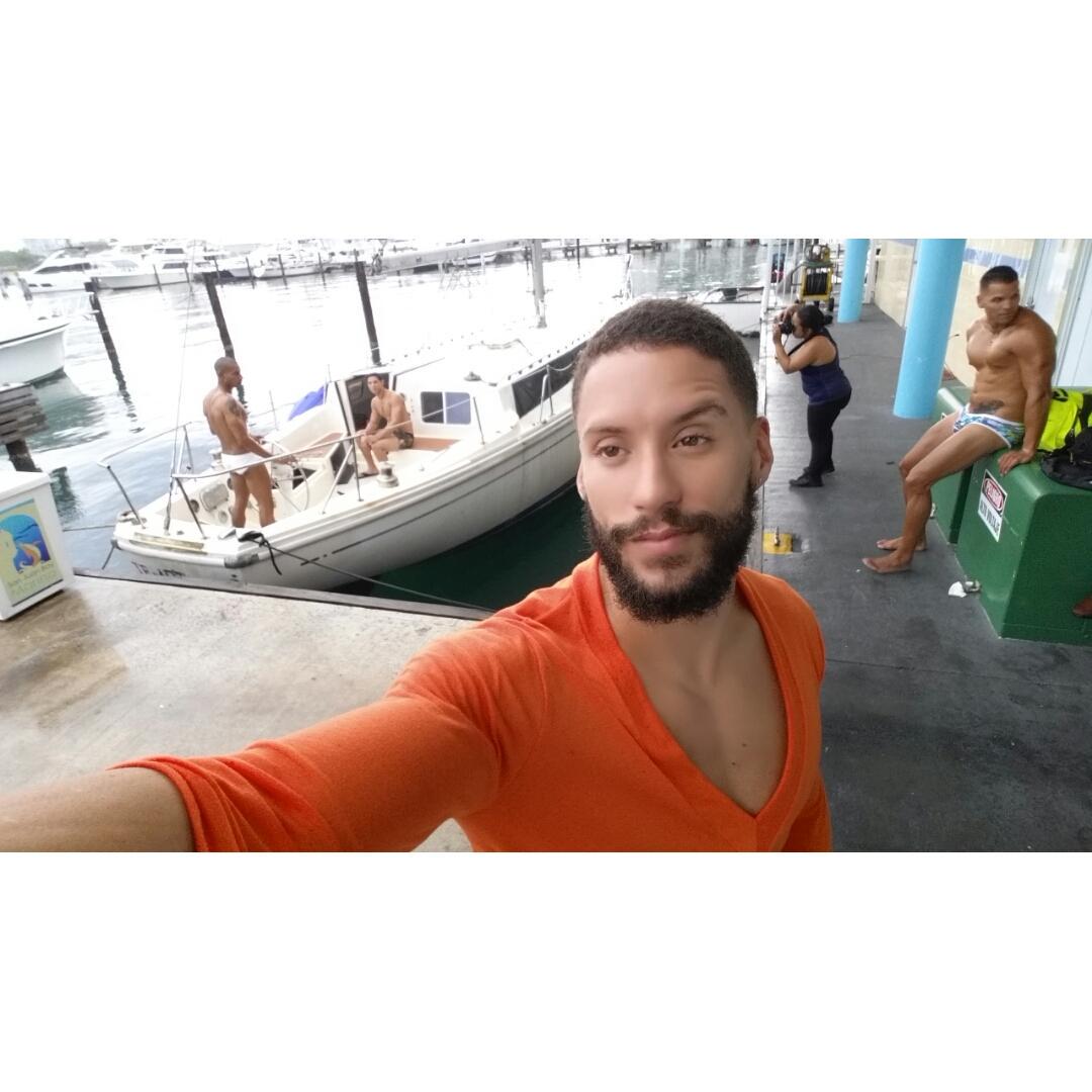 angelmcortesp's tweet photo. Terminando el shooting for Men's agency!
Designer David Antonio Santiago #editorial #magazine #models #photography http://t.co/dTkguFOrS5