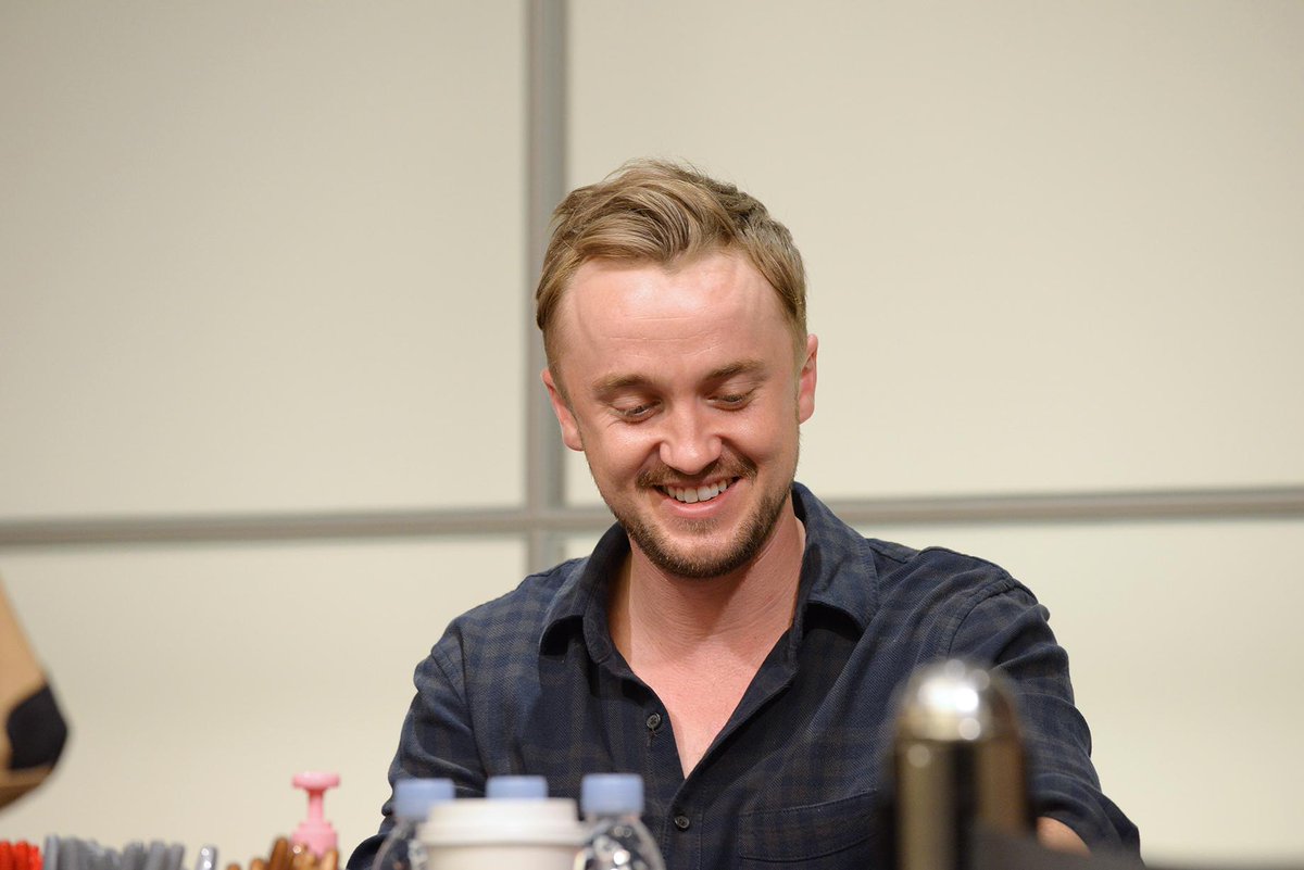 premiereport's tweet photo. 来日サイン会＆写真撮影会の模様をお届け！【ゴキゲントム君】トム・フェルトン来日サイン＆撮影会２０１５レポート【前編】http://t.co/xkncVWBt0p http://t.co/w6fUEKAUjt