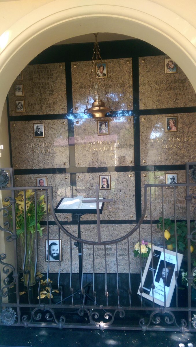 SallyTrafalgar's tweet photo. A perfect #hidden treasure: the tomb of Luciano Pavarotti. Best of the Italian Lakes #trafalgarinsider http://t.co/l4Tg1AktTb