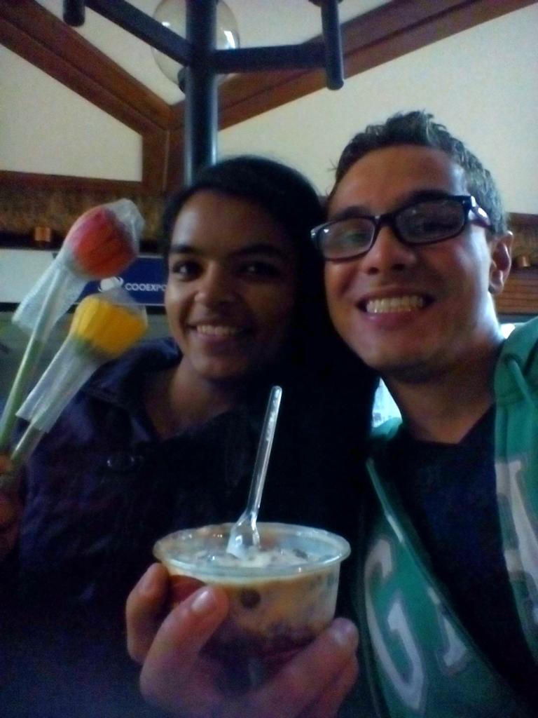 CrisOcampoR93's tweet photo. @EstefaGCardenas amoor, como siempre, otro día espectacular junto a ti, a pensar de que tocó comer todo rápido jajaja http://t.co/KccauXSgFl