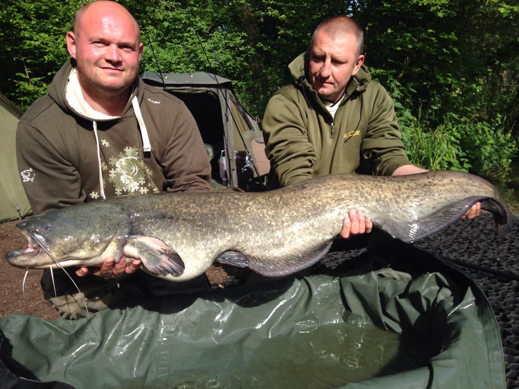 ChurchwoodFish's tweet photo. Bradley Hughes with a 40-08lbs PB this am fr Cat Lake. Bradley also had several to 35lbs during night all on halibuts http://t.co/r9JCWfqtjI