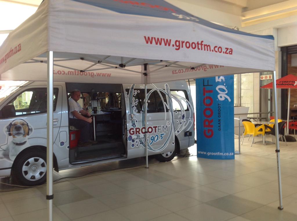 Ons is regstreeks vanaf <a href="/fhccity/">Forest Hill City</a> tot 1pm met <a href="/RiaanGrobler/">Riaan Grobler</a> .. Kom kuier saam!