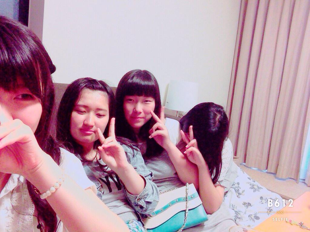 twinkleao's tweet photo. しばふではじめて遊んだ〜😄💕
ほんま楽しかった！
きらは来んのめっちゃ遅かったけどな笑笑
映画見ながらお菓子パーティ👯💓
しばふはほんま安定やな〜 http://t.co/hnKfyBDGZT