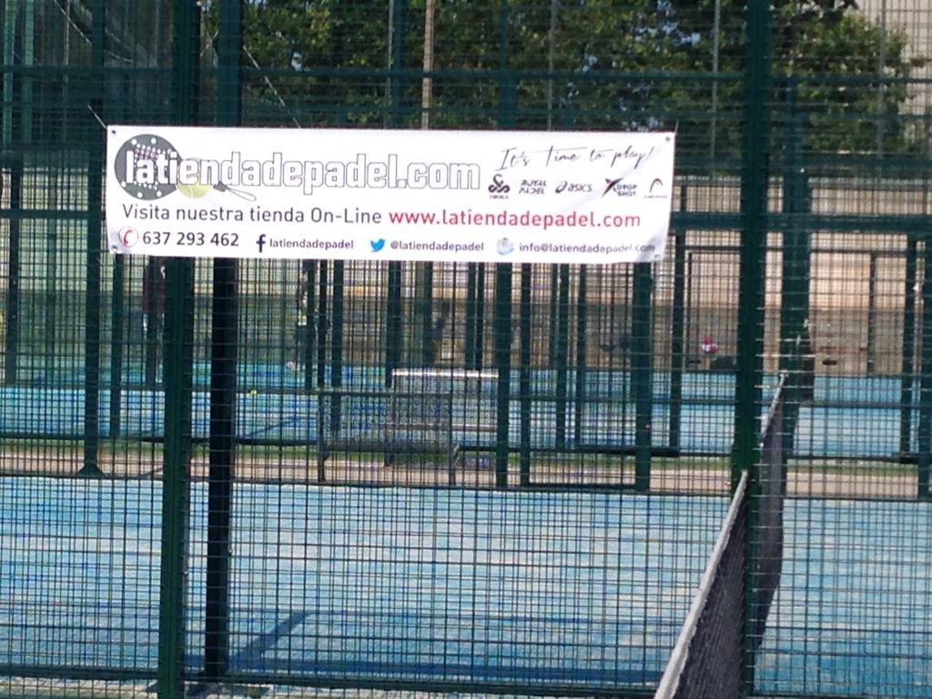 LaTiendadePadel's tweet photo. Colaborando en la #olimpiadasolidaria de Jocs @interempreses parece que @Novartis va en cabeza de la clasificación. http://t.co/kSd9RMis1A