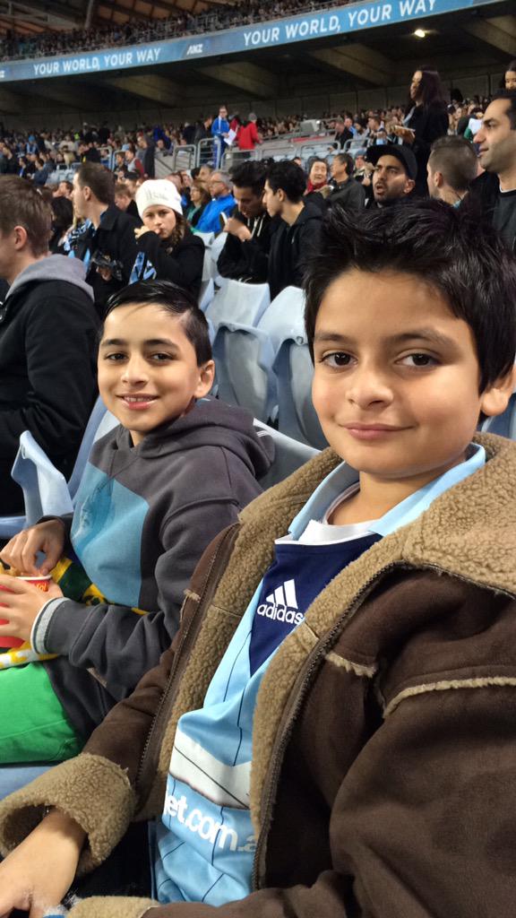 justinhussein's tweet photo. #THFCvSYD http://t.co/q02jKu6bly