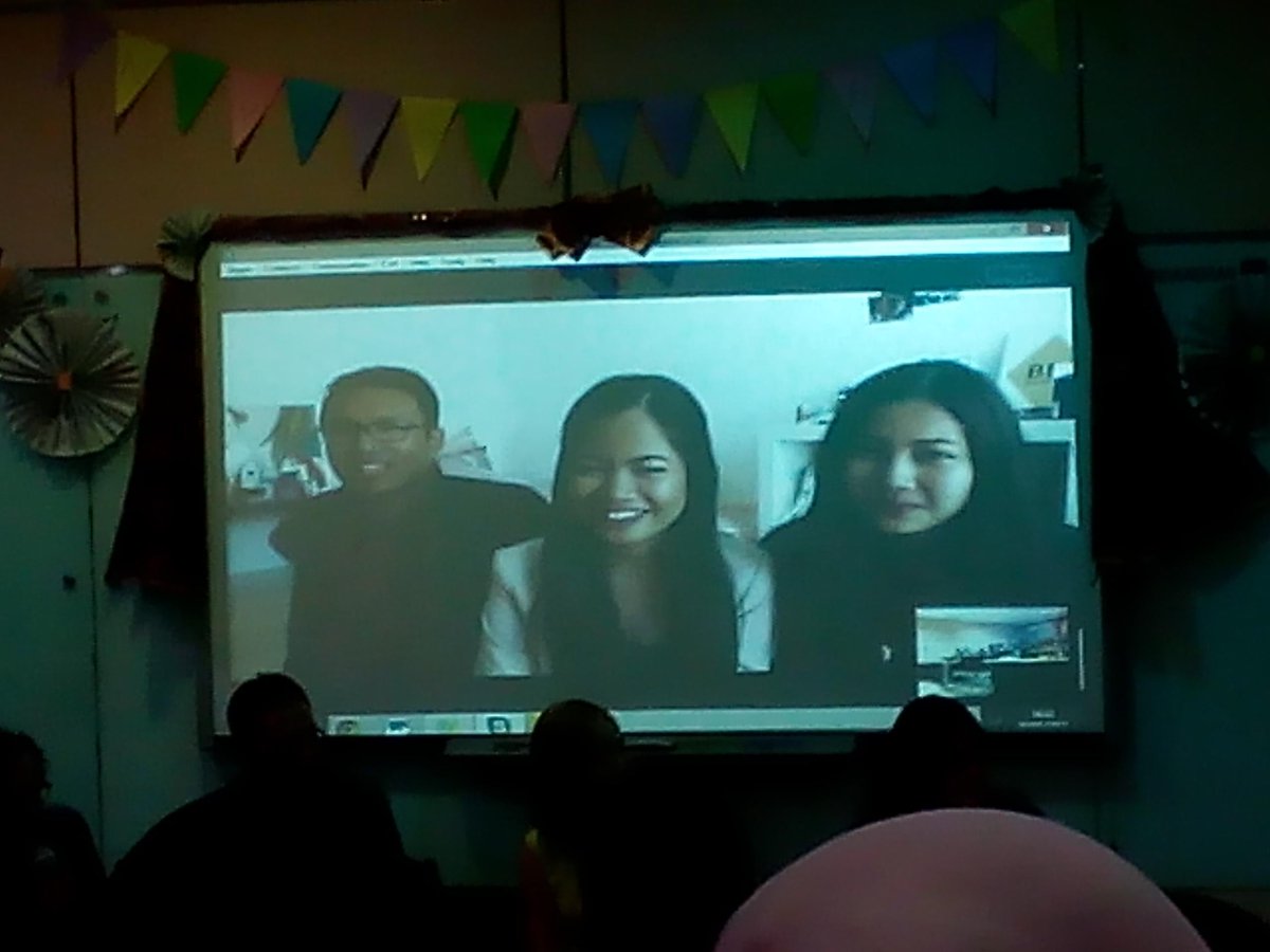ManajemenUB's tweet photo. kita lagi skype-an sama kakak  alumni  prodi manajemen Bakrie yang melanjutkan studi S2 di luar negeri @UBcampus http://t.co/cdn8cxEhpF