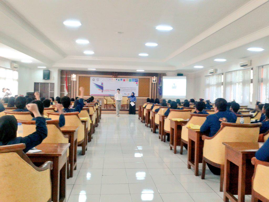 Materi ke 4 Advokasi, Lobbying, Retorika dan Public Speaking oleh Heri Setiawan