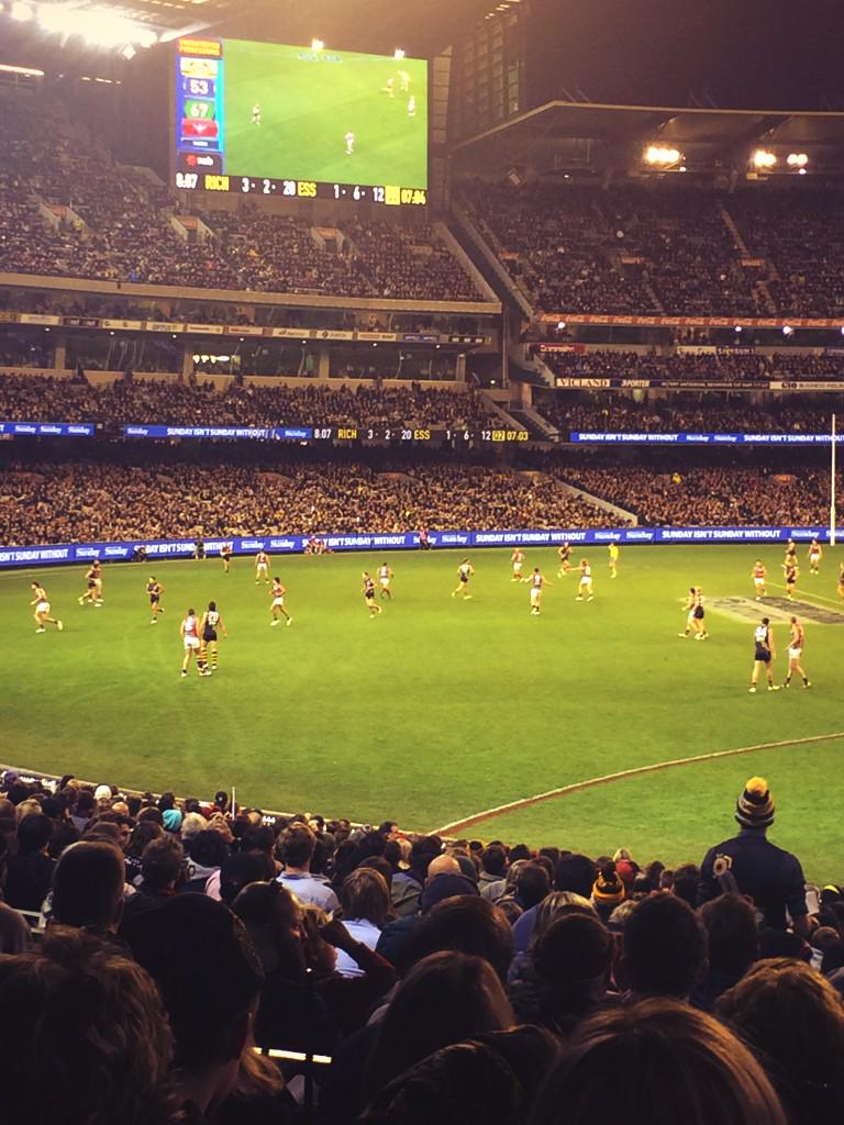 JekQuake's tweet photo. Great game, many kicks 🏉🔴⚫️ #AFLTigersDons #GoDons @MCG http://t.co/chCze9aDZI