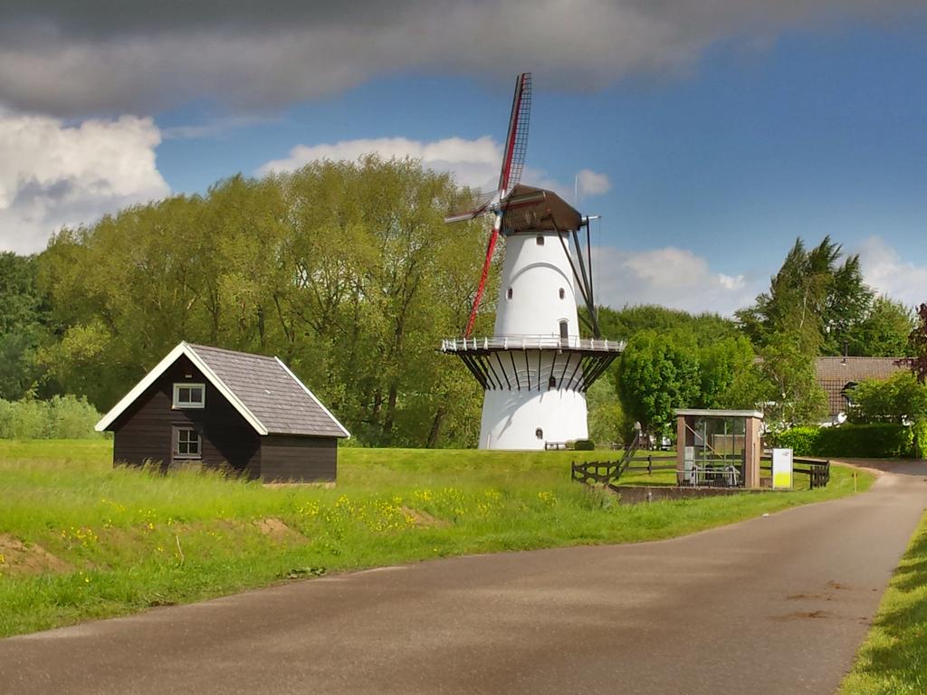 Fotopunt van de <a href="/11dorpentocht/">Betuwse11Dorpentocht</a> allemaal even lachen <a href="/HetWielercafe/">Betuws Wielercafé</a> #mijntoertocht