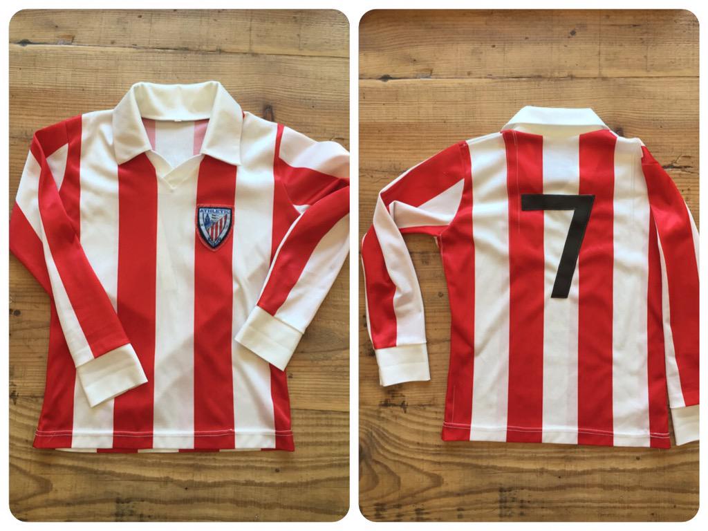 JulianLopez's tweet photo. Esta es la camiseta que me regaló mi padre cuando era niño. 
Durante el día de hoy será mi foto de perfil. http://t.co/RhIEzLoJo4