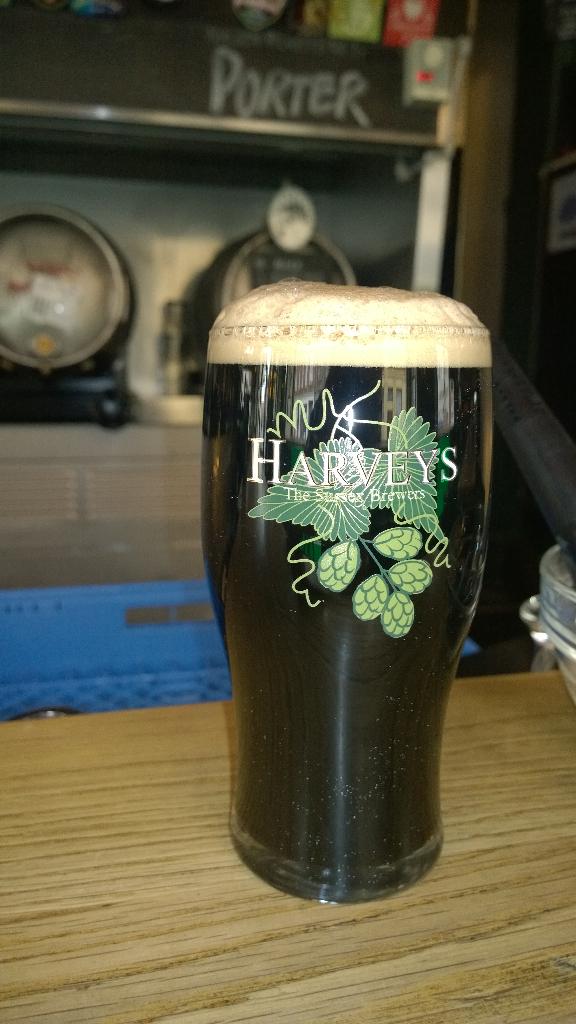 wharfaalborg's tweet photo. What a beast! Creamy creamy creamy! #realaleindenmark #goodbeertweets @Harveys1790 http://t.co/uoyX1Tnfpg