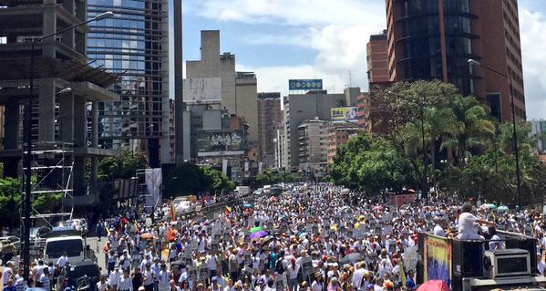 arbstaking's tweet photo. Lilian: Esta es la muestra que en Venezuela Sí Se Puede! Unidos todo se puede! http://t.co/LoSREFDfPT