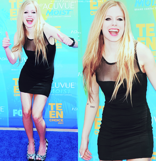 OpaliteSunshine's tweet photo. My #TeenChoice nominee for #ChoiceFemaleArtist is #AvrilLavigne http://t.co/DvCMtDqU9H