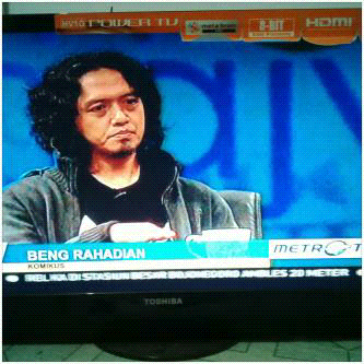 Bang_Bram's tweet photo. runtext "Rel KA di st.Bojonegoro ambles 20 m" TIDAK BENAR @Metro_TV cari info lagi+klarifikasi donk!!! cc: @KAI121 http://t.co/4wRxwhYVQD
