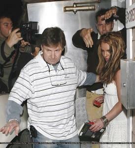 Mystery Show (@mysteryshow) on Twitter photo Visual evidence for Case #2: <a href="/britneyspears/">Britney Spears 🌹🚀</a> holding <a href="/andreaseigel/">andrea seigel</a>'s book.
itunes.apple.com/us/podcast/mys… Visual evidence for Case #2: <a href="/britneyspears/">Britney Spears 🌹🚀</a> holding <a href="/andreaseigel/">andrea seigel</a>'s book.
itunes.apple.com/us/podcast/mys…