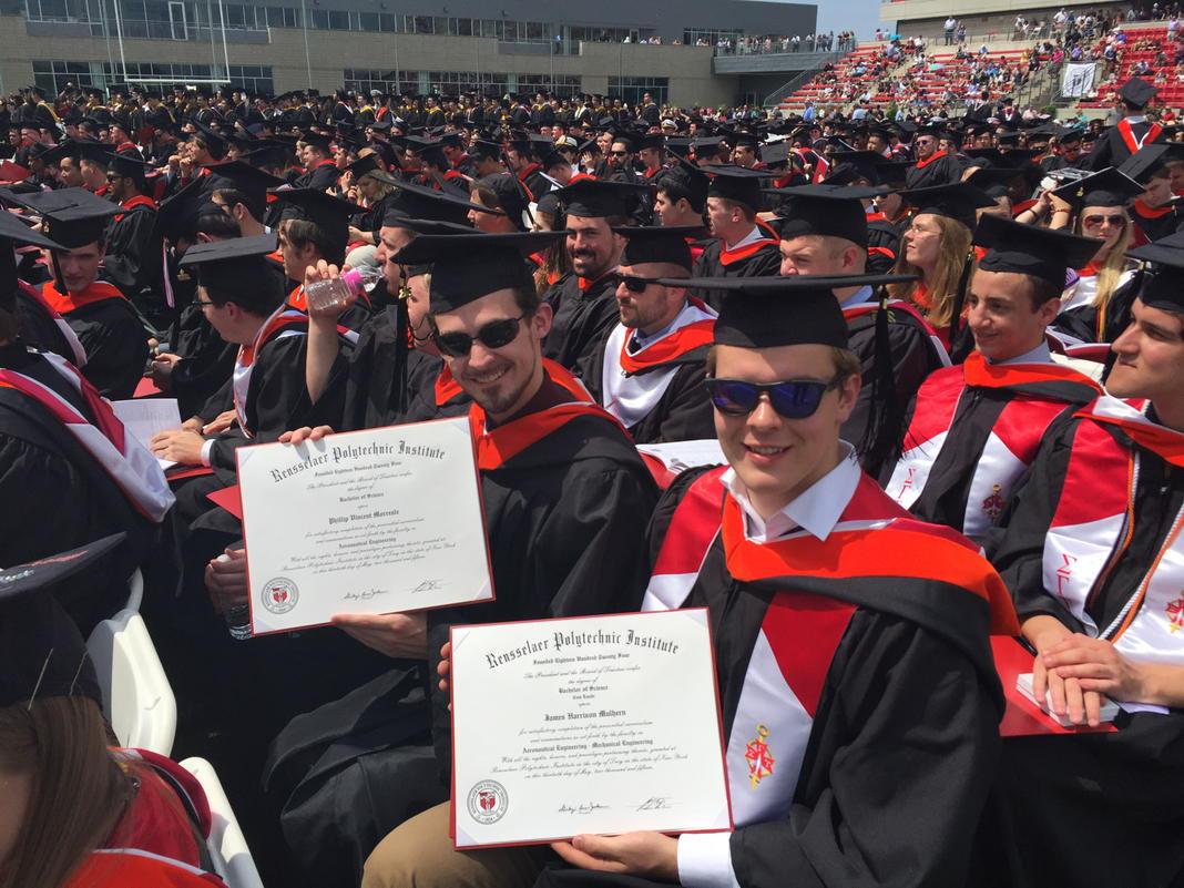 RPInews's tweet image. #Winning at #RPIcommencement. #RPI2015 graduates with diplomas in hand. #RPI @RPIUnion @RPIAlumni