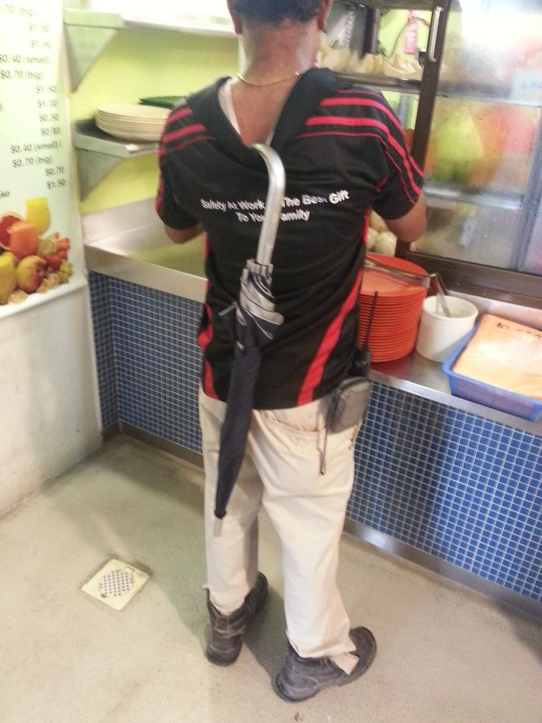 errandherosg's tweet photo. "Should I ask ErrandHero to bring me a hanger?"  #singaporepolytechnic @sp_confessions http://t.co/yDQ9AsirTT