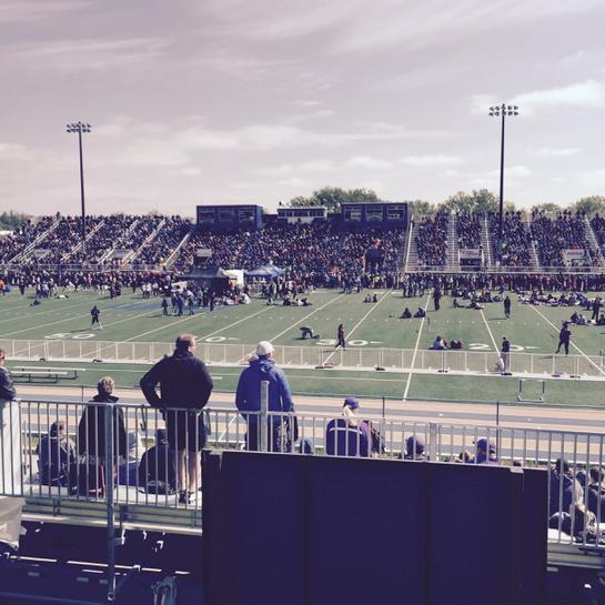 EricStruck's tweet photo. Full house at the #SDstatetrackmeet. Suns out. Gonna be a great day! http://t.co/mniEOu3mwu