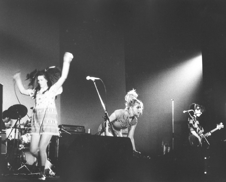 PunKandStuff's tweet image. The Slits at the Punto Club in Vignola (Italy), February 1980. 
Photo (c) Natale Nitti. @viv_albertine