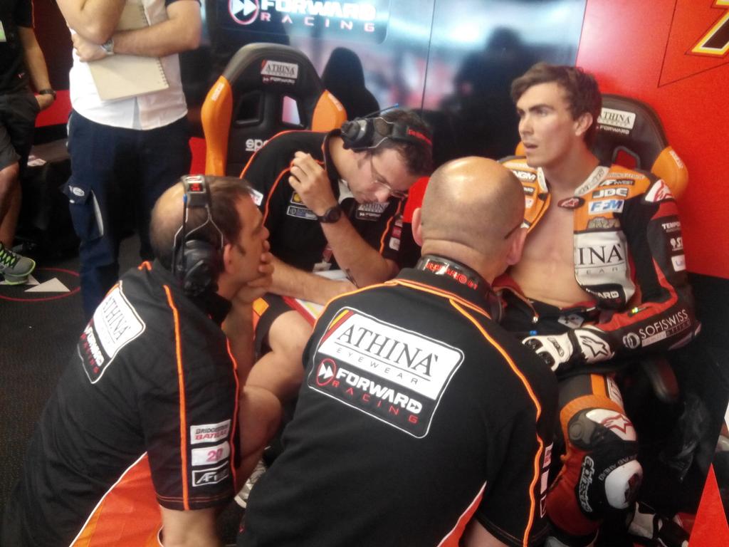ForwardRacingGP's tweet photo. #FP4 at #ForwardGarage with @lorisbaz and @stefanbradl - great 1.48.164 for the German http://t.co/mei7kvO6UK