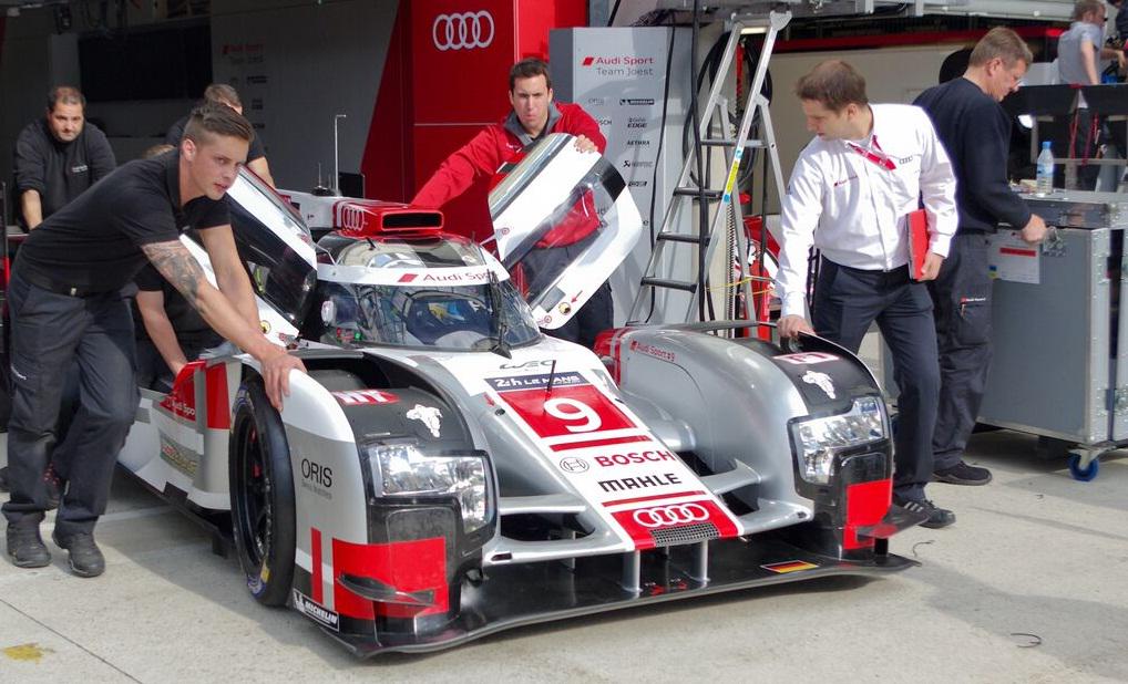 AudiR18_9's tweet photo. And this is @AudiR18_9 at Le Mans ready for the big test day tomorrow #FIAWEC #LM24 http://t.co/tuvaY55ZF0