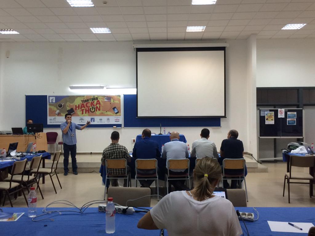 iperea's tweet photo. En breve comenzará la presentación y valoración del jurado a los distintos retos del #THackathon de la @RedGuadalinfo http://t.co/e12fkEvFff
