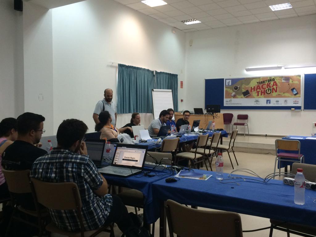 iperea's tweet photo. En breve comenzará la presentación y valoración del jurado a los distintos retos del #THackathon de la @RedGuadalinfo http://t.co/e12fkEvFff