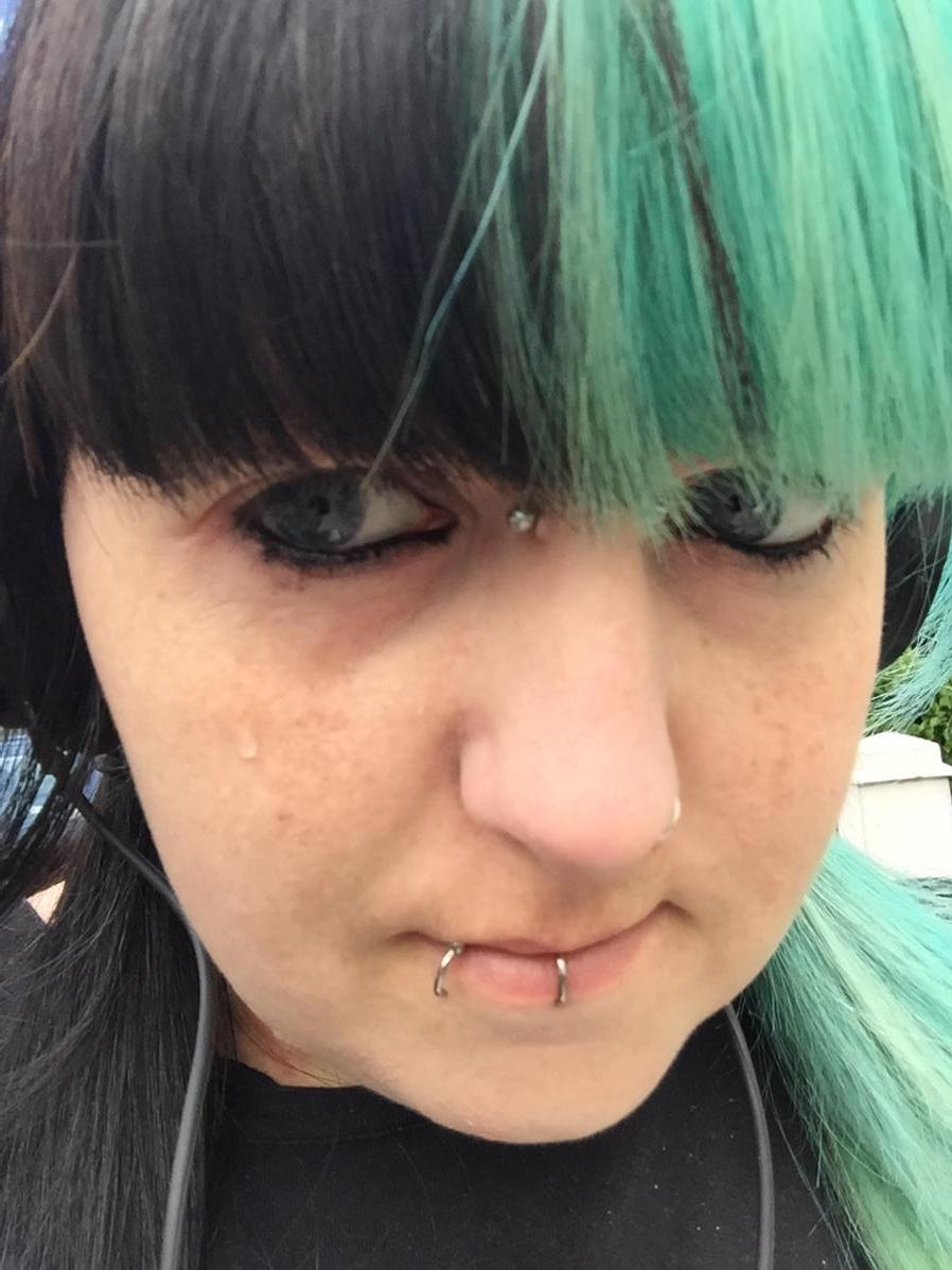 jvst_exist's tweet photo. Here hayfever, you're so not dead on. π₯ #EmoTear http://t.co/7YQLRBAuxP
