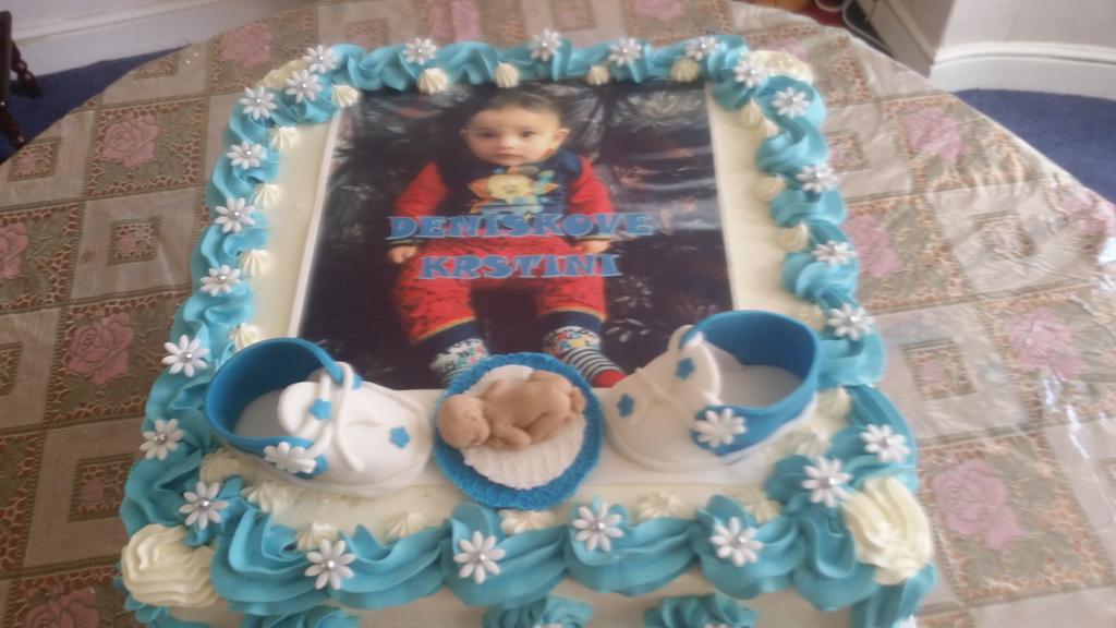 Beautiful  fresh cream sponge cake