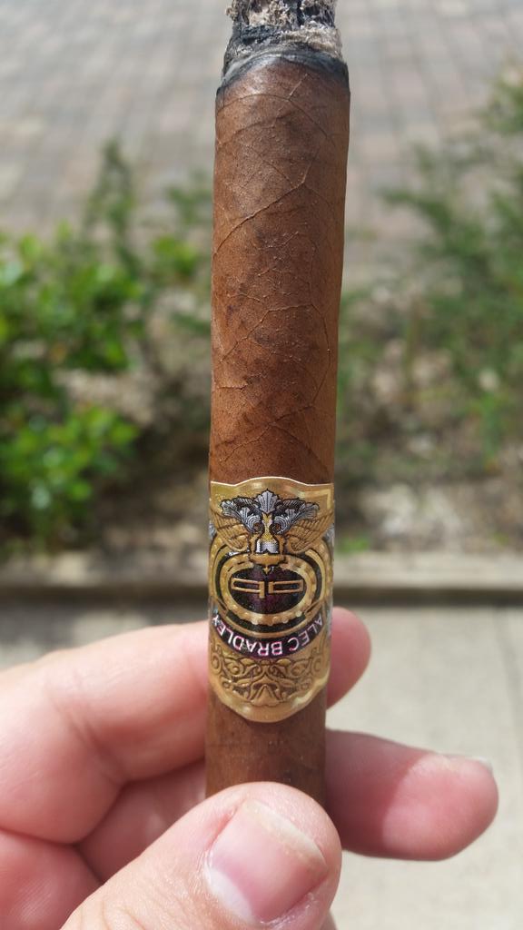 wiganwarriors76's tweet photo. #nowsmoking @alecbradley #tempusgenesis thanx to @mysmokingshop smooth cigar with a peppery finish. Good quality. http://t.co/QaSNUzfIlY