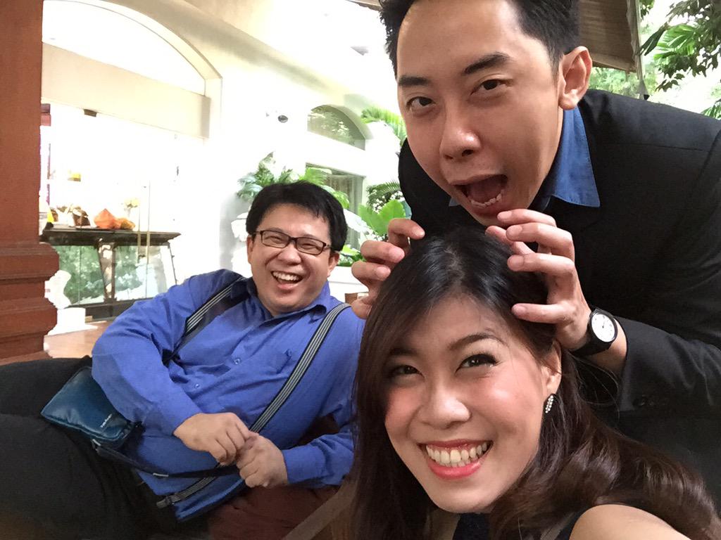 patziilla's tweet photo. @plajazz @sakaruch งานแต่ง KoiBondWedding #iHear ยินดีกับเจ้ก้อยด้วยนะค้าบบ สวยมาก http://t.co/5nO0avgXqy