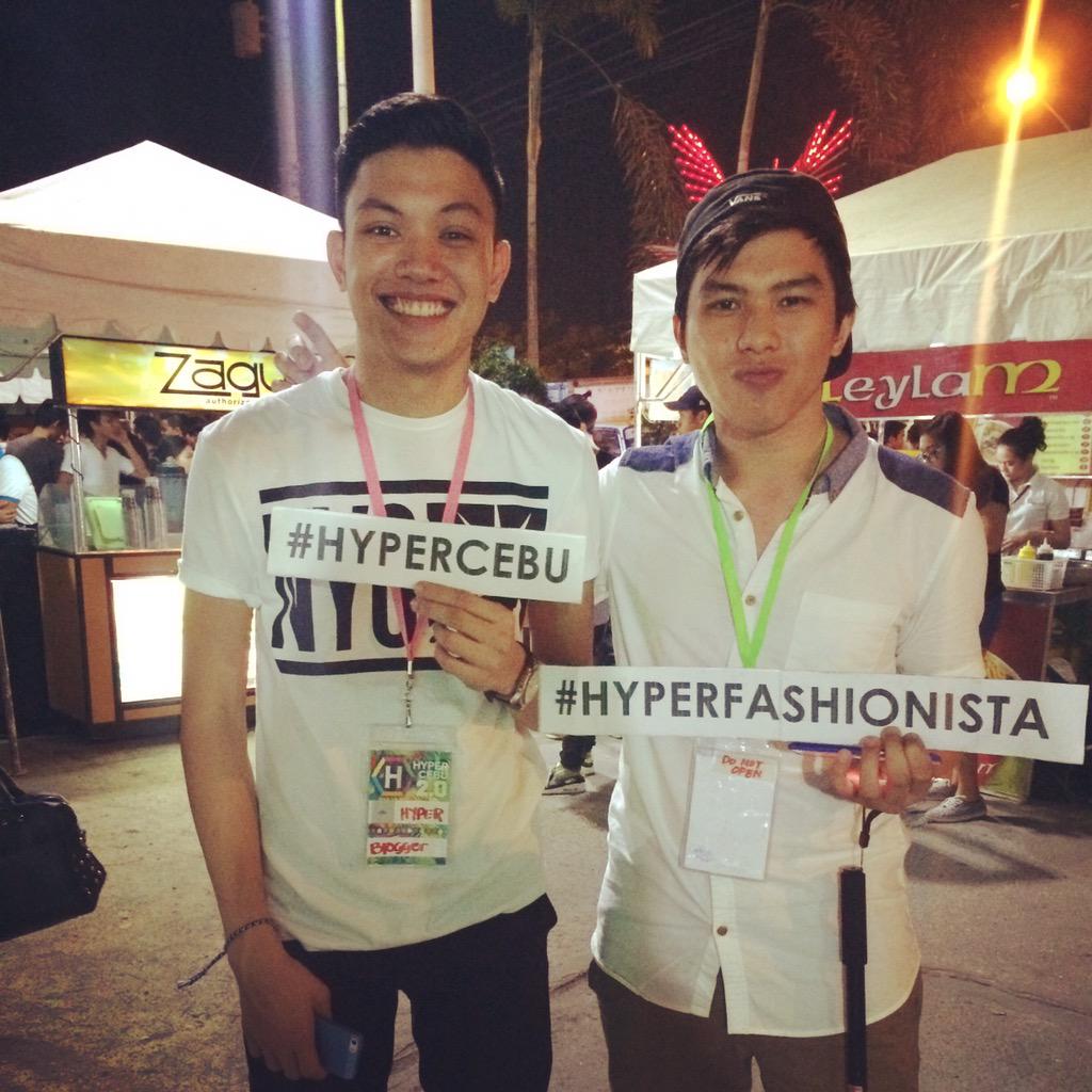 KickstarterKarl's tweet photo. CDO reprezzent!😎🙌🏻🎉 Thanks for gracing this year's HYPER CEBU 2.0 bloggers meet, @pablico!😁👕👖👓🎒 #HyperCebu2 #H2O http://t.co/GBO2PL4UlO