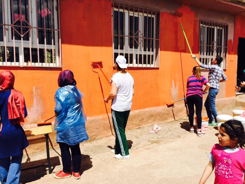 Ankara İpek Üniversitesi'nden arkadaşlarımızın katkılarıyla Siverek Çukurca Köyü İlköğretim Okulunun onarımı yapıldı.