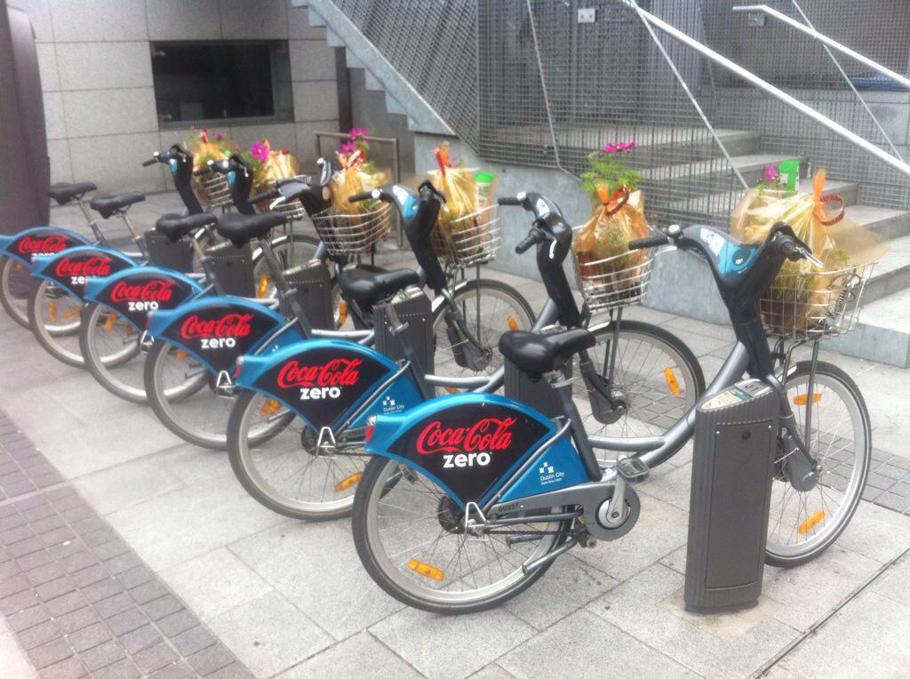 Our gift to you #Dublin - #lovedublin bikes? Grab one next to cityhall and tweet #bloomfringe #thymetravel today now!