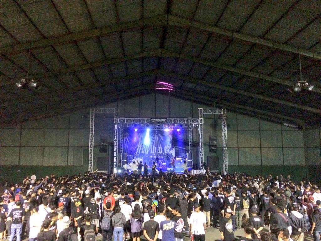 <a href="/REVENGETHEFATE/">REVENGE THE FATE</a> onstage #HELLINACELL2015