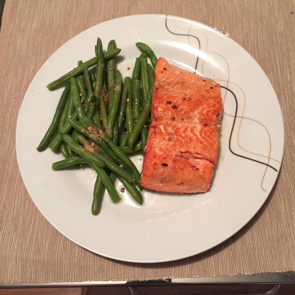 gentanguay's tweet photo. #Simplicity #food #beans #Salmon #organic #cleaneating #nodiet #nogmo #dedication #Lifestyle http://t.co/hfWkv0EILX