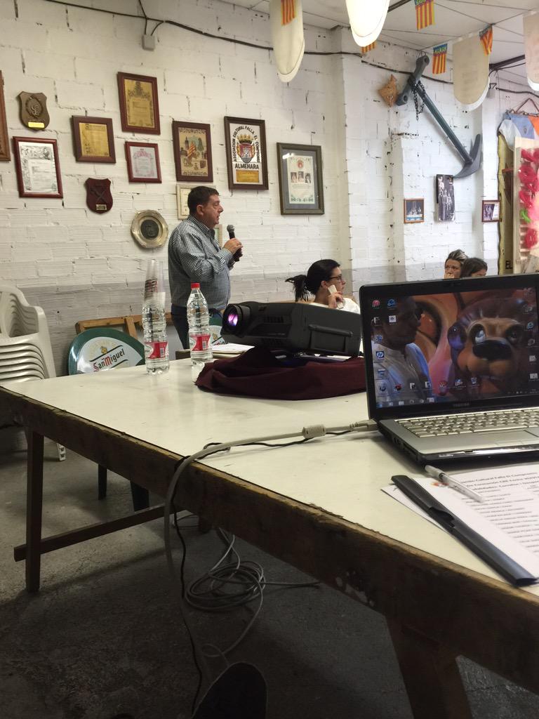 ElCompromis's tweet image. Curs CRE!!!!