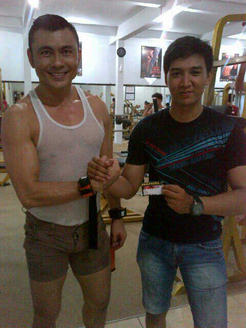 Gym_Perfecto's tweet photo. selamat buat admin twiter @Gym_Perfecto mendapatkan hadiah dri owner perfecto gym free member 2 tahun @meddy_andhika http://t.co/dRAGxNdm4F