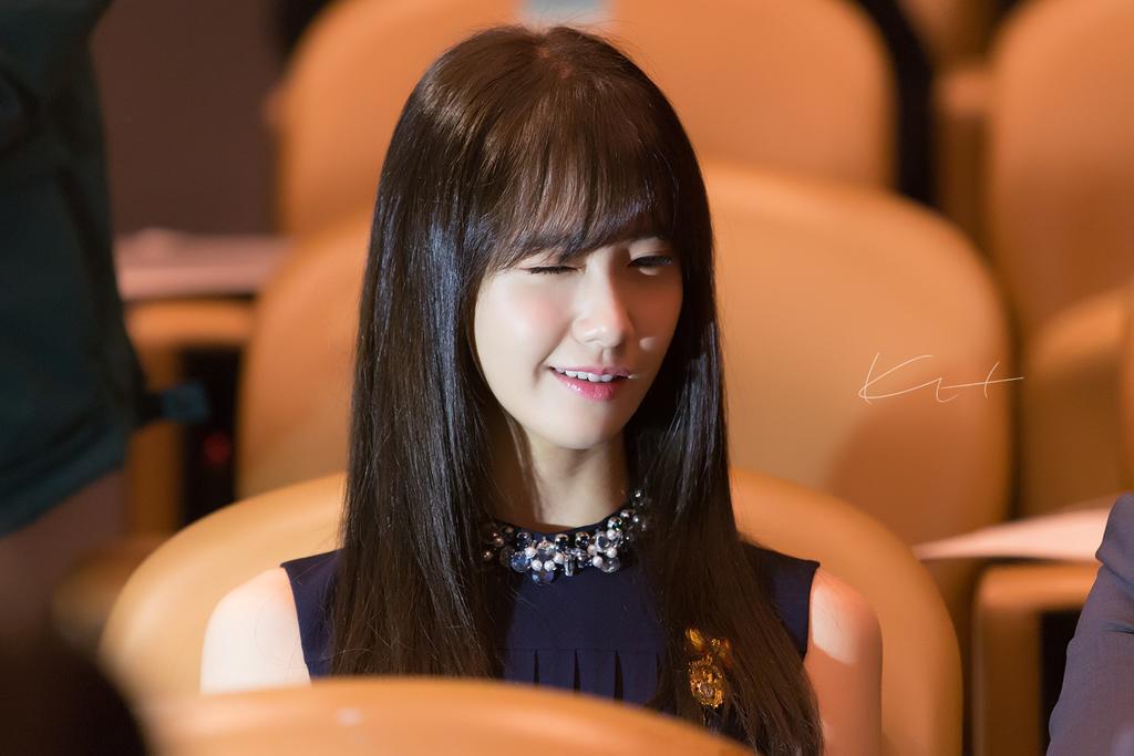 I\ll wait patiently for her own selca. HAPPY HAPPY BIRTHDAY IM YOONA I LOVE YOU SO! 