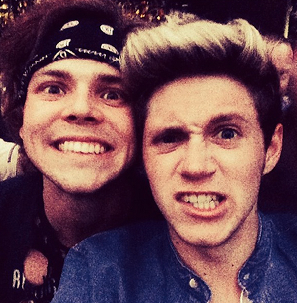 Ashton Irwin: "I live and breathe in Niall Horan's underwear". Doesn't' sound v hygienic mate on.sugarsca.pe/1eAf2s3