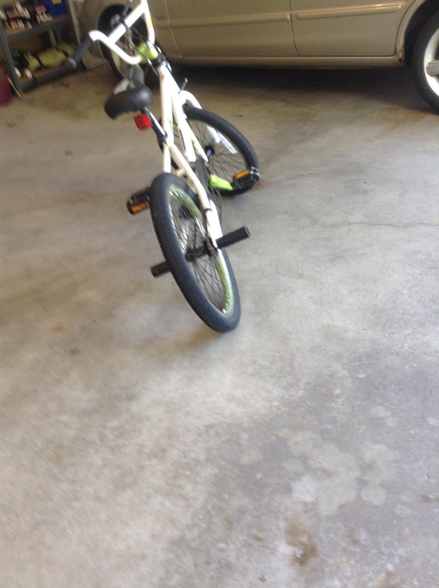 CGTutorials's tweet image. Old bike 600,000,000,000$ 😀