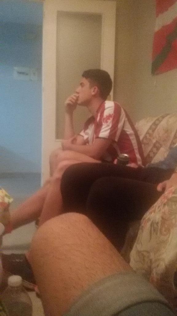 Daaniel_Lopez3's tweet photo. Cuando te mete Messi un golazo.... http://t.co/0tomaiEJTP