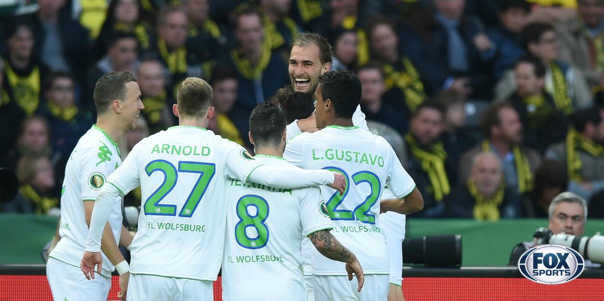 ESPNnl's tweet photo. UITSLAG: Mede dankzij een mooie kopbal van Bas Dost verovert VfL Wolfsburg de DFB Pokal: 1-3 #dorwol http://t.co/iXKylsdGWG