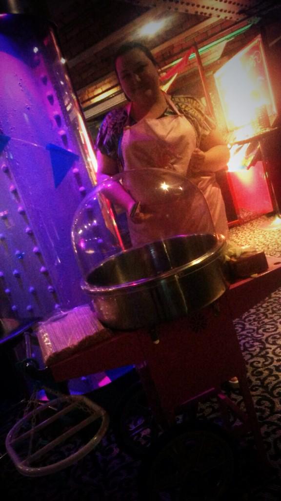 CharlesPowell13's tweet photo. We only have candy floss @MANCH235TER courtesy of bounce central http://t.co/Cn5Mjk45Wi