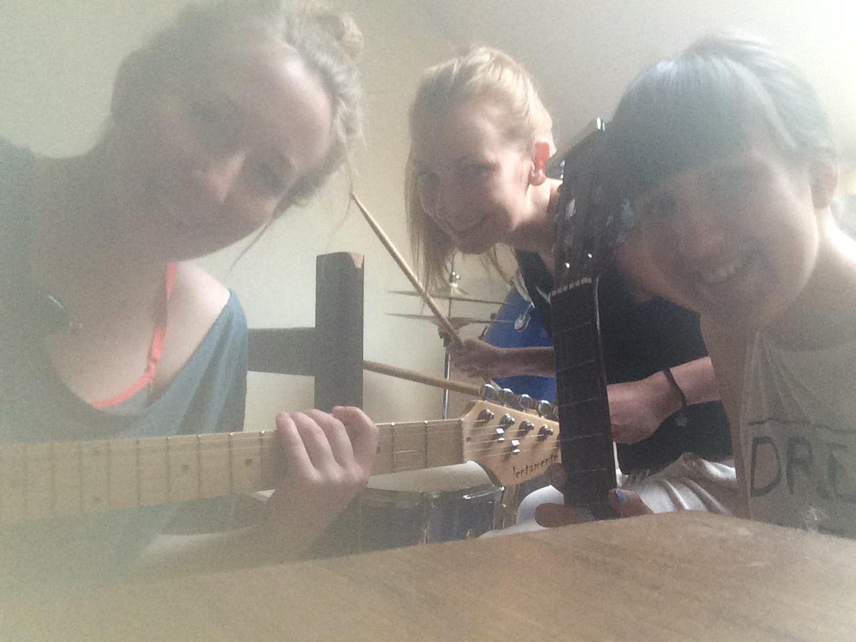 V_anitas's tweet photo. @CCchallenge w poszukiwaniu talentów <3
10| 6 | 9 http://t.co/FTdSiAVaKz