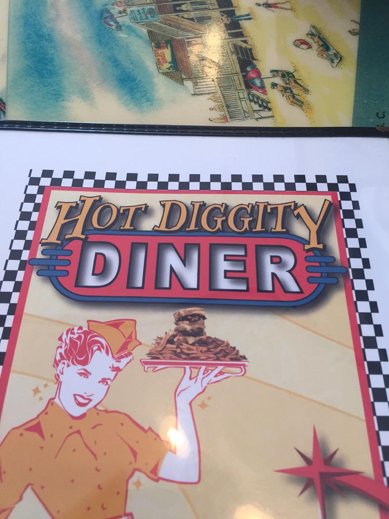 Talk about a throwback, eating here now <a href="/MFNcrafty/">Alice</a> <a href="/Camby51/">Caleb Campbell</a> @Ajack_22 <a href="/FunkyyBunchh/">Mark Allen</a> <a href="/IRISHFAN1107/">Brant Rocchi</a>